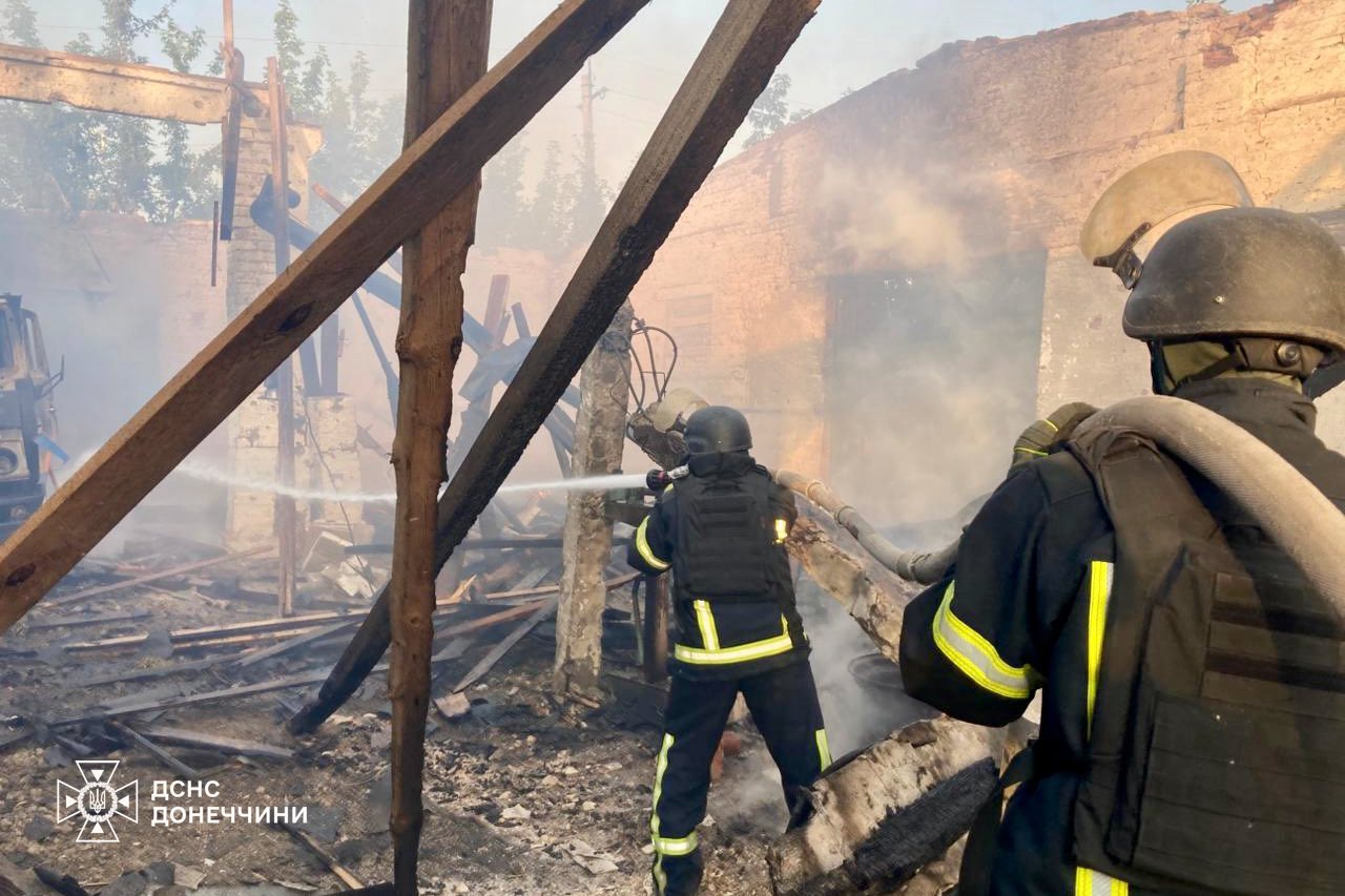 Ліквідовано 9 пожеж на Донеччині після ворожих обстрілів