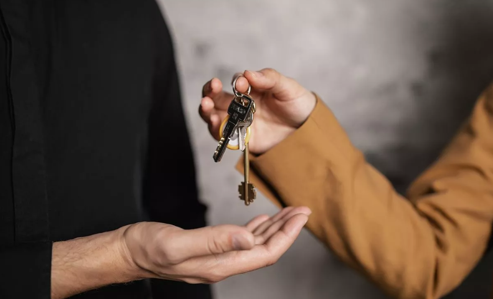 Переселенці з окупованого Донбасу вже можуть отримати ваучер на 2 млн гривень: механізм компенсації