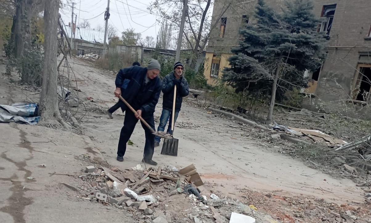 Армія РФ намагається паралізувати логістику у Костянтинівці: комунальники розчищають дороги від завалів