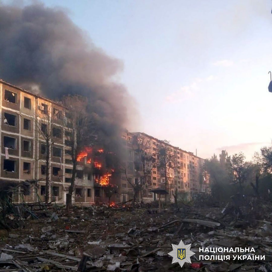 Двоє жителів Донеччини загинули, ще вісім зазнали поранень за добу на Донеччині Двоє жителів Донеччини загинули, ще вісім зазнали поранень за добу на Донеччині