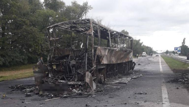 Автобус, перевозивший людей в Мариуполь, попал в ДТП: есть жертвы