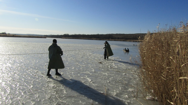 В Констанитновском районе из воды извлекли тело утонувшего мужчины