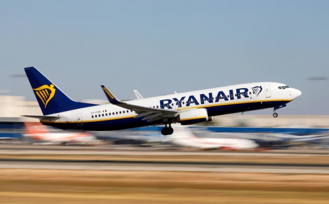 Лоукостер Ryanair сделает скидки на билеты в августе