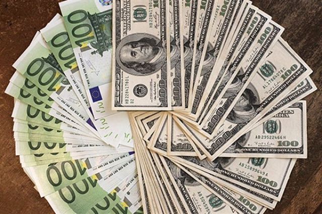 Курс доллара и евро в Украине на утро 22 февраля 2022 года