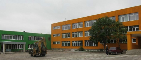 В Краматорске не могут решить, кому ремонтировать гимназию