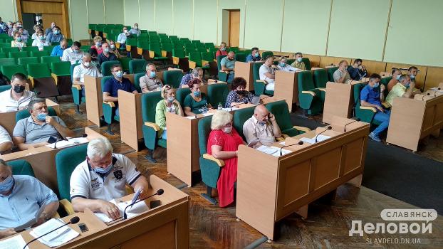 Депутаты Славянского горсовета рассмотрели на сессии  147 вопросов 