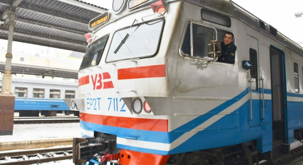 В график движения пригородного поезда Константиновка — Харьков внесены изменения