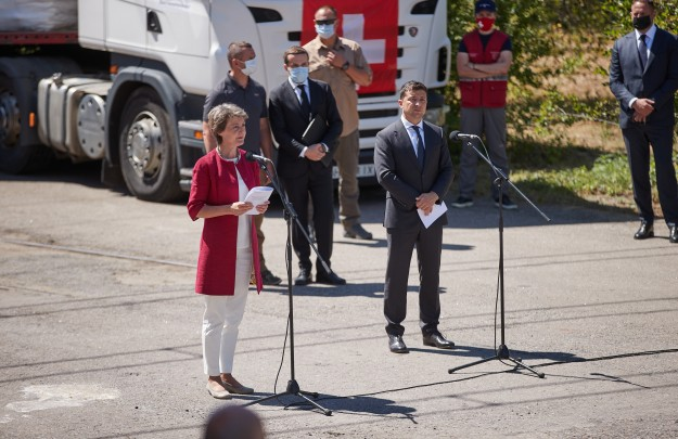 Президенты Украины и Швейцарии с рабочим визитом посетили Донбасс