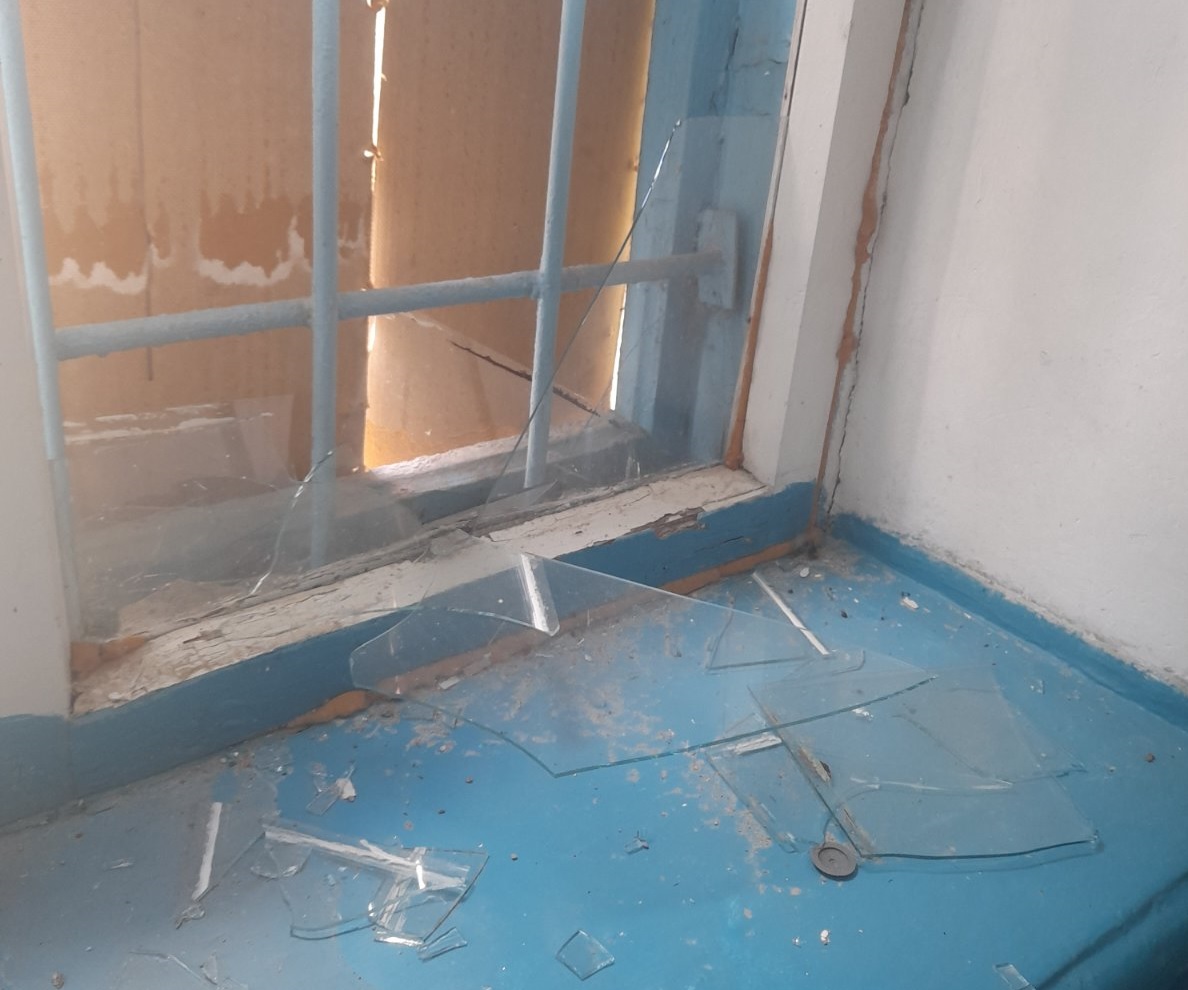 В Дружковском машиностроительном техникуме разбили окна, родителей школьников-хулиганов привлекут к ответственности