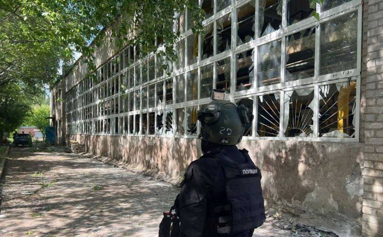 Окупанти обстріляли місто Костянтинівка: поранені четверо чоловіків
