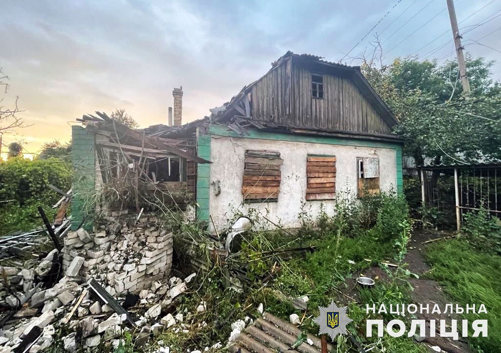 За 340 тисяч гривень у Дружківці відремонтують покрівлю пошкодженого обстрілами будинку