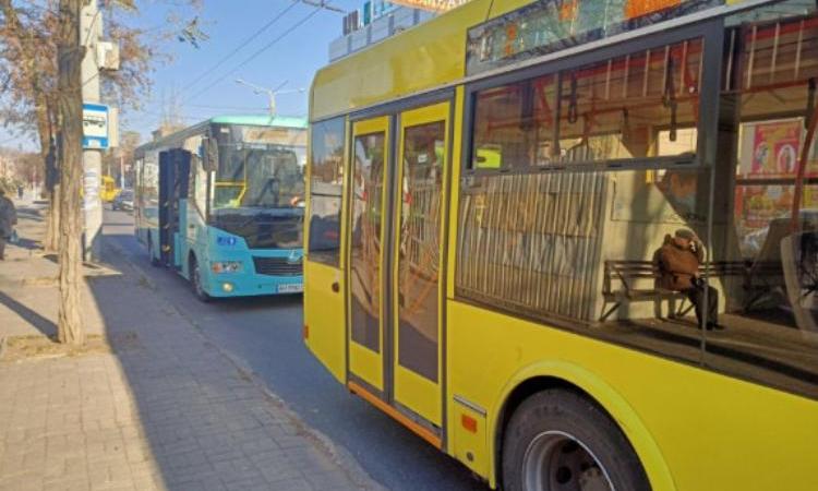 У Краматорську скоротили автобусний маршрут до Комишувахи через обстріли