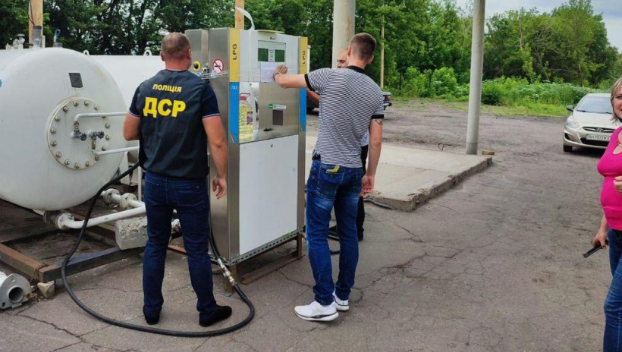Проверки АЗС в Донецкой области: изъято почти восемь тонн топлива