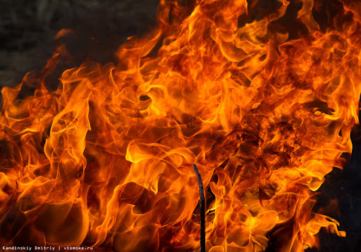 Пожары в Дружковке: горел гараж и сухая трава