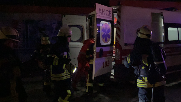 Спасатели эвакуировали 18 человек из-за пожара в квартире в Северодонецке