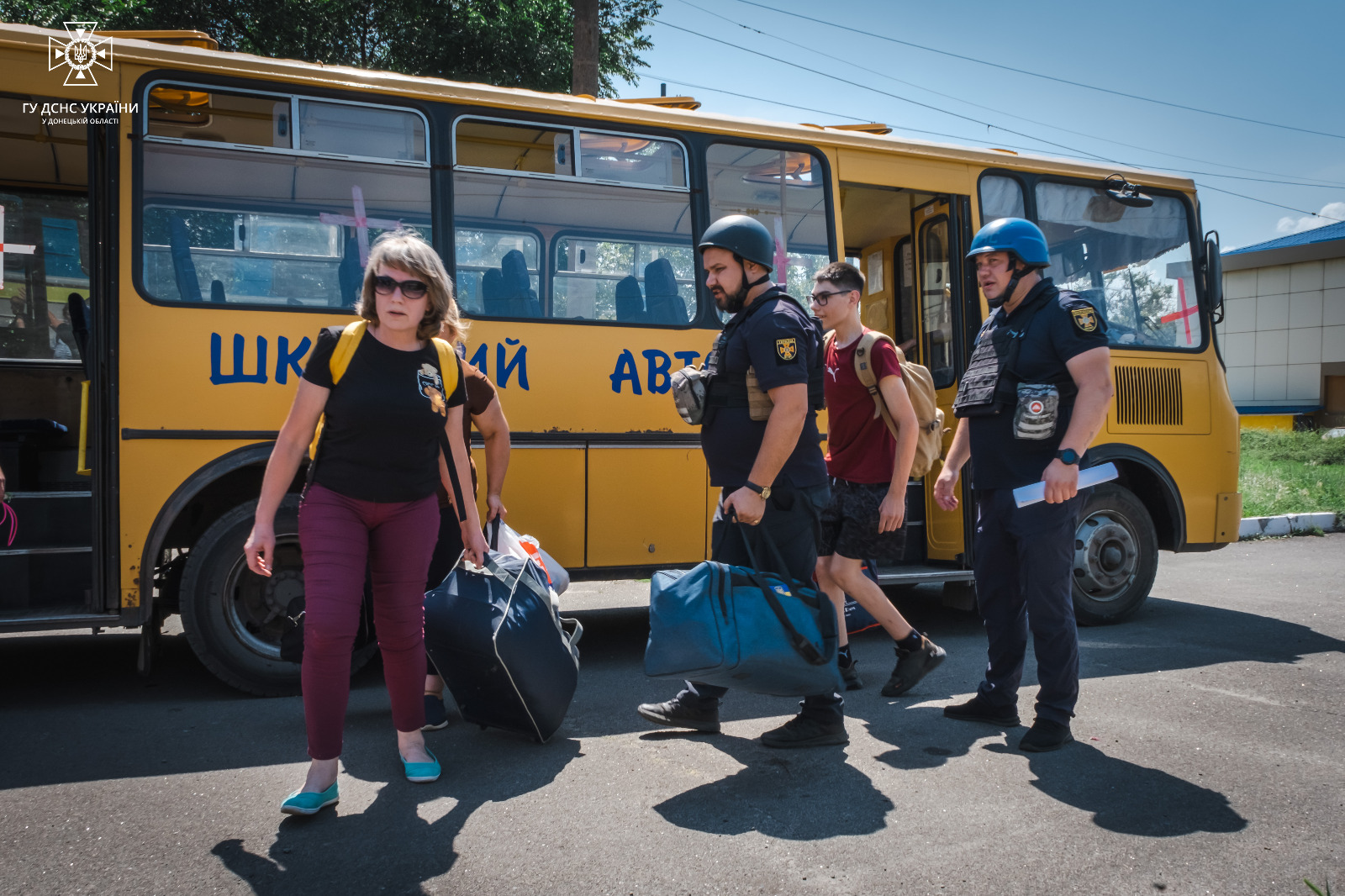 Рятувальники Донеччини за минулу добу евакуювали із зони активних бойових дій 3 мешканців