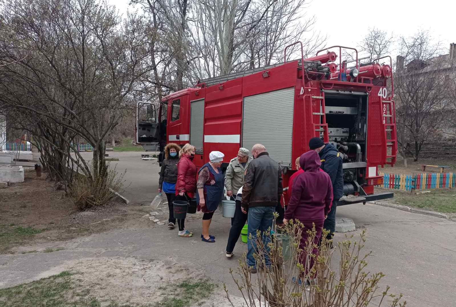 В Константиновке спасателей задействовали в подвозе воды