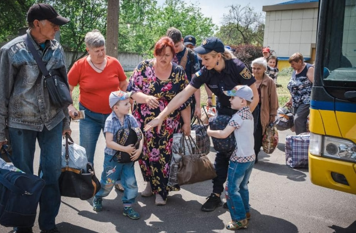 У п'яти населених пунктах Донеччини оголосять евакуацію сімей із дітьми