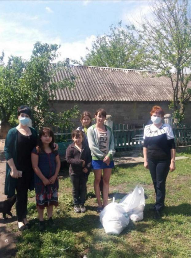Жителям Великоновоселковского района  выдают продуктовые наборы