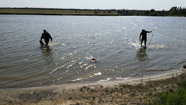 Из водоема на Донетчине извлечено тело утонувшего мужчины