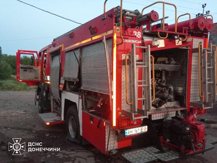 Повторний обстріл у Слов'янську: під час гасіння пожежі поранено рятівника