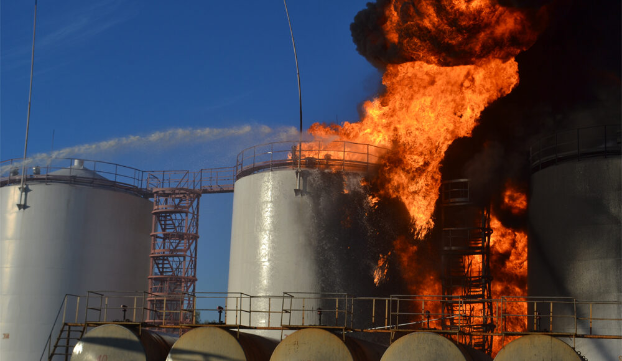 В Донецке произошел взрыв на нефтебазе
