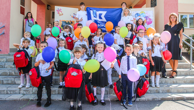 Более двух тысяч школьников в Донецкой области получили подарки ко Дню знаний