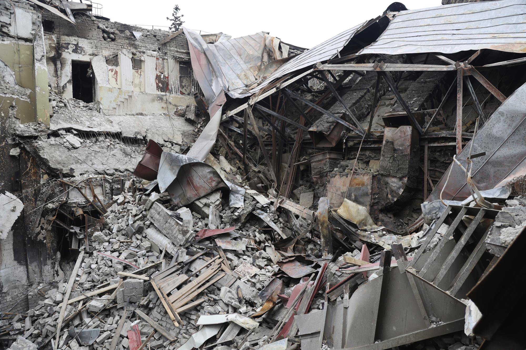 В Мариуполе погибло не меньше 600 человек в результате бомбардировки драмтеатра - АР