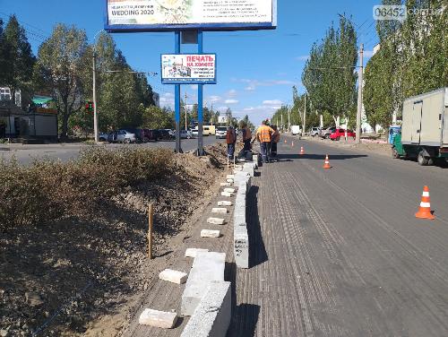 Пpоспект Гваpдейский в Северодонецке обзаведется  новыми бордюрами 