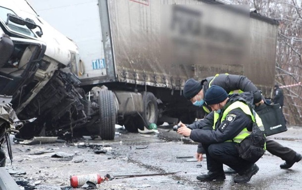 13 человек стали жертвами жуткого ДТП в  Черниговской области