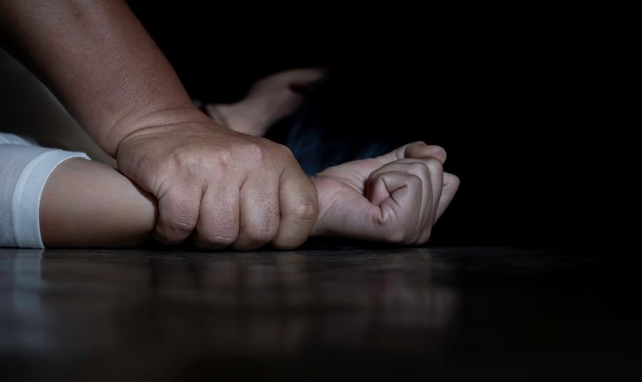 В Дружковке изнасиловали 15-летнюю девочку. Подозреваемый задержан В Дружковке изнасиловали 15-летнюю девочку. Подозреваемый задержан