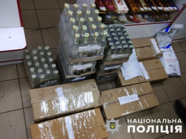 В одном из магазинов Угледара правоохранители конфисковали  более 250 литров фальсифицированного алкоголя