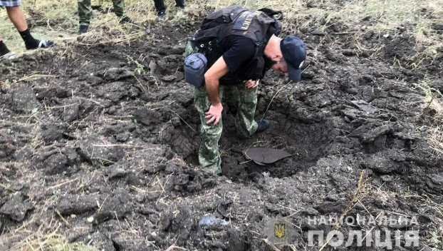 В поле под Авдеевкой подорвался трактор