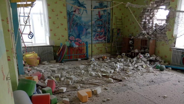 В Станице Луганской в результате обстрела поврежден детский сад — есть пострадавшие