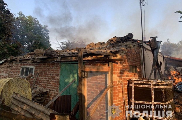 Враг продолжает наносить удары по городам и селам Донецкой области