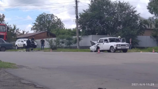 ДТП произошло в Славянске: видео с места инцидента