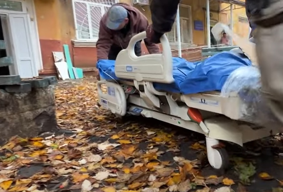 Волонтери передали в лікарню Краматорська новітнє обладнання