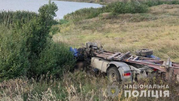 Водитель грузовика погиб во время ДТП в Донецкой области