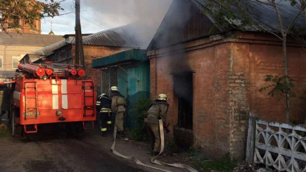 В Славянске произошел пожар в заброшенном здании