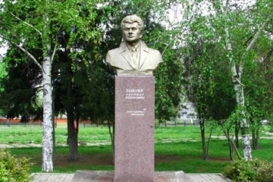 В Краматорске хотят демонтировать памятник Леониду Быкову