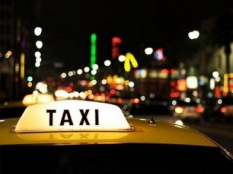 В Маруиполе пьяные пассажиры едва не убили таксиста