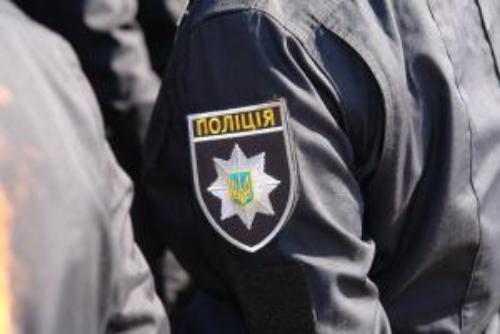Двух полицейских из Луганской области подозревают в незаконной деятельности 