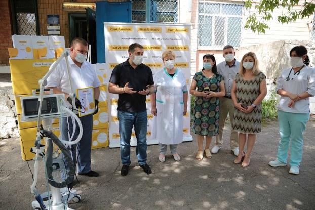 Лечебным учpеждениям Луганской области пеpеданы  новые аппараты ИВЛ