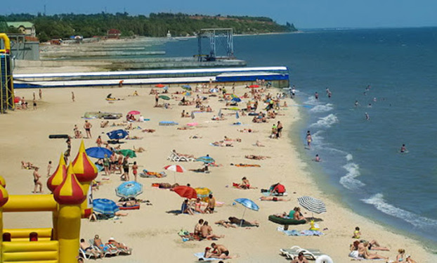 Минздрав рекомендует закрыть 9 пляжей на Азовском побережье