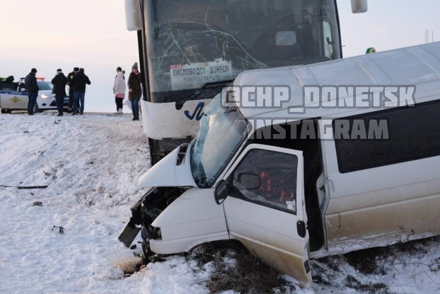 Автобус, который вез пассажиров в Донецк, попал в ДТП под Ростовом