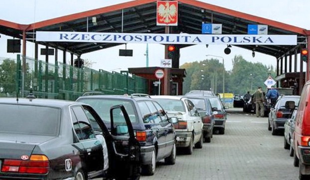 Польша изменила правила въезда для граждан Украины