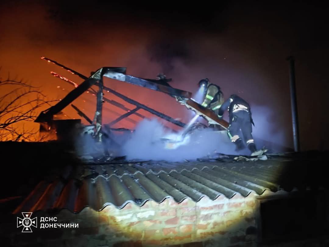 У Дружківській громаді згорів будинок 79-річних пенсіонерів, син яких загинув на війні У Дружківській громаді згорів будинок 79-річних пенсіонерів, син яких загинув на війні