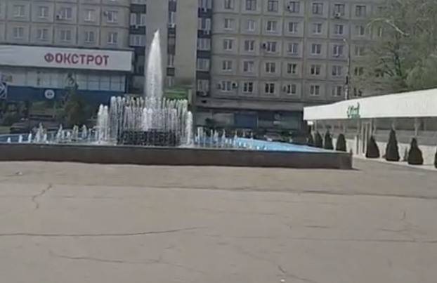 В Славянске заработал главный фонтан 