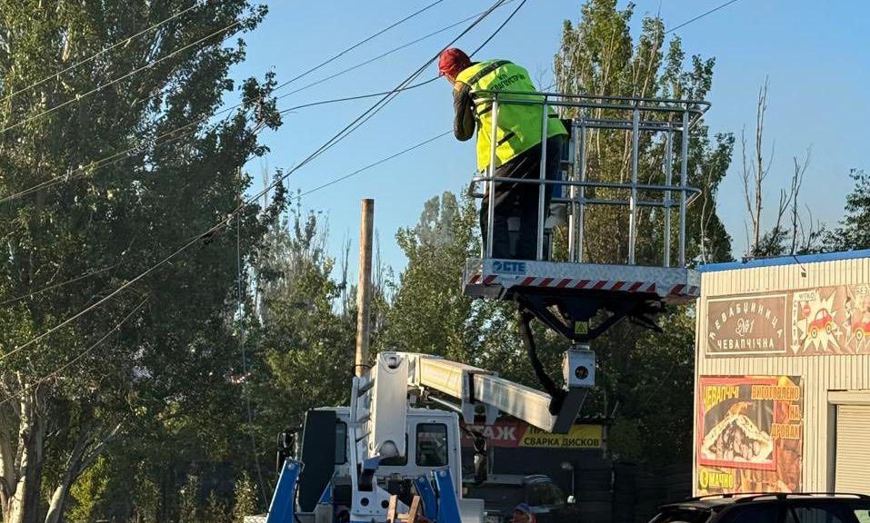 У промзону Слов'янська вдарили два Іскандери, постраждала жінка У промзону Слов'янська вдарили два Іскандери, постраждала жінка