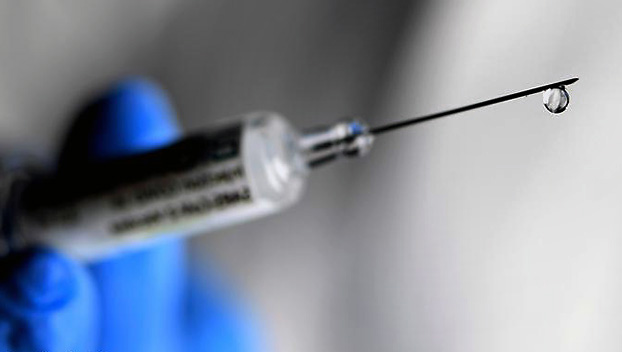 Власти Украины попробуют побороть скептиков вакцинации от коронавируса при помощи денег